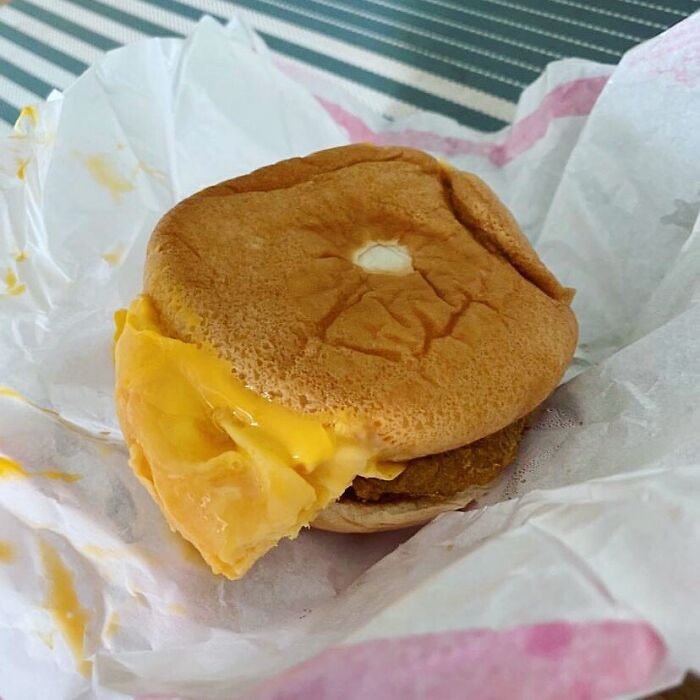 Customers Share Their Worst McDonald’s Orders On This Instagram Account (30 Pics)