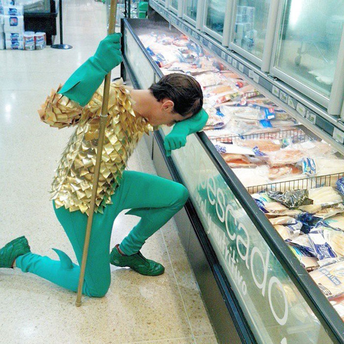 "I Want To Leave" Is Pretty Much The Weirdest Instagram Account, And Here Are 50 Pictures To Prove It (New Pics)
