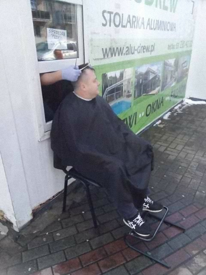 40 Photos From Polish Social Media Profiles That Raise As Many Questions As They Provide Answers
