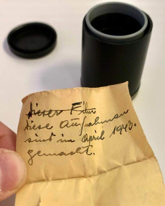 Este hombre encontró un carrete de fotos de la 2ª Guerra Mundial en una tienda de 2ª mano y compartió estas 18 fotos