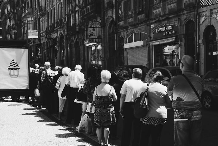 Estas personas comparten 25 reglas “no escritas” de sus países que los turistas deberían conocer
