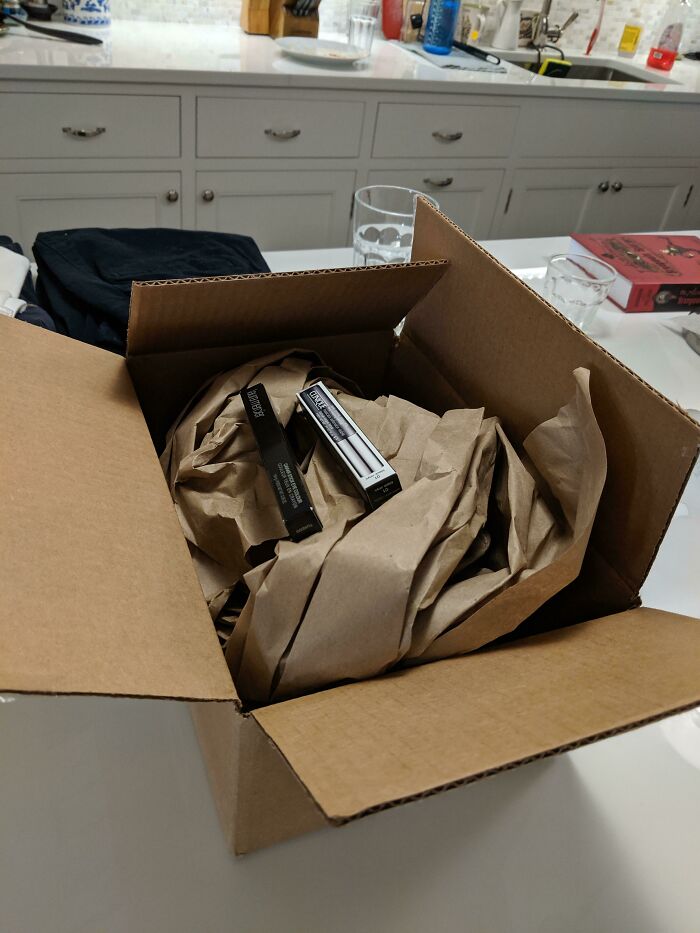 Parece ser que la máscara de pestañas es muy frágil… ¡Gracias, Sephora!