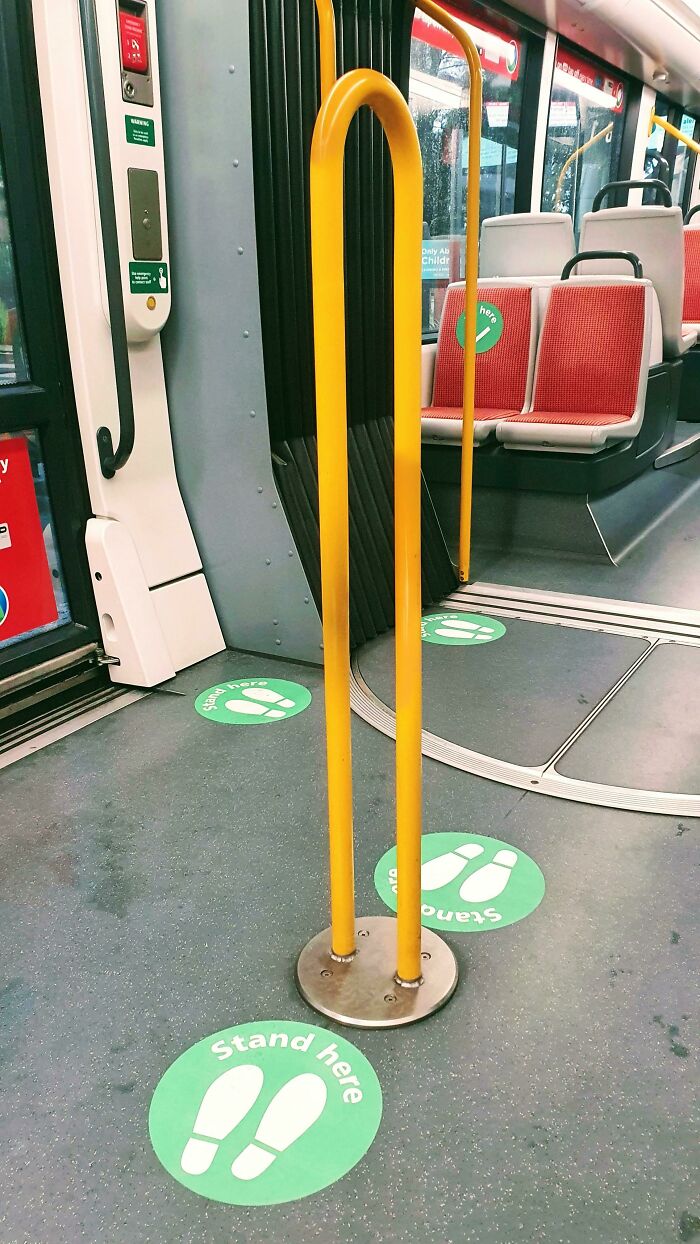 Un soporte en un tranvía