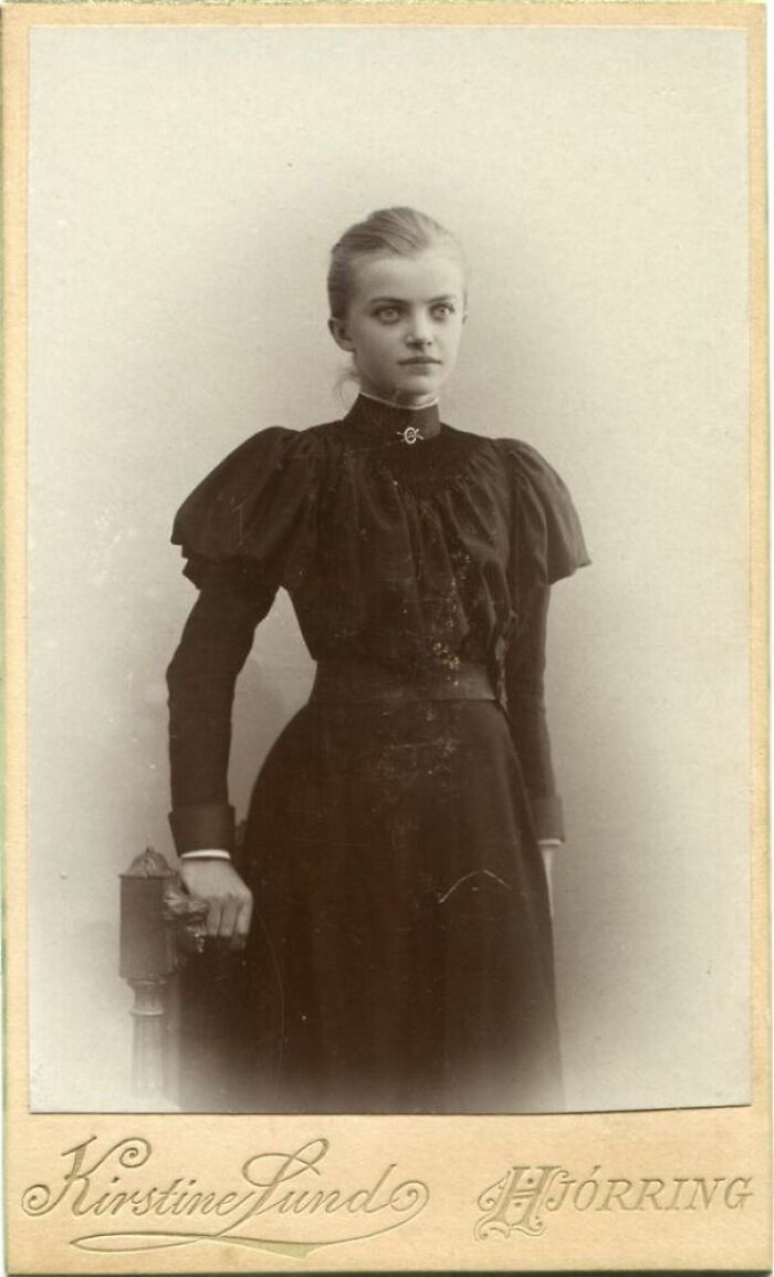 Retrato de una joven danesa. Fotografiado en 1895