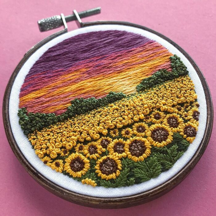 Este es mi trabajo de bordado más reciente: “Eras mi girasol…”