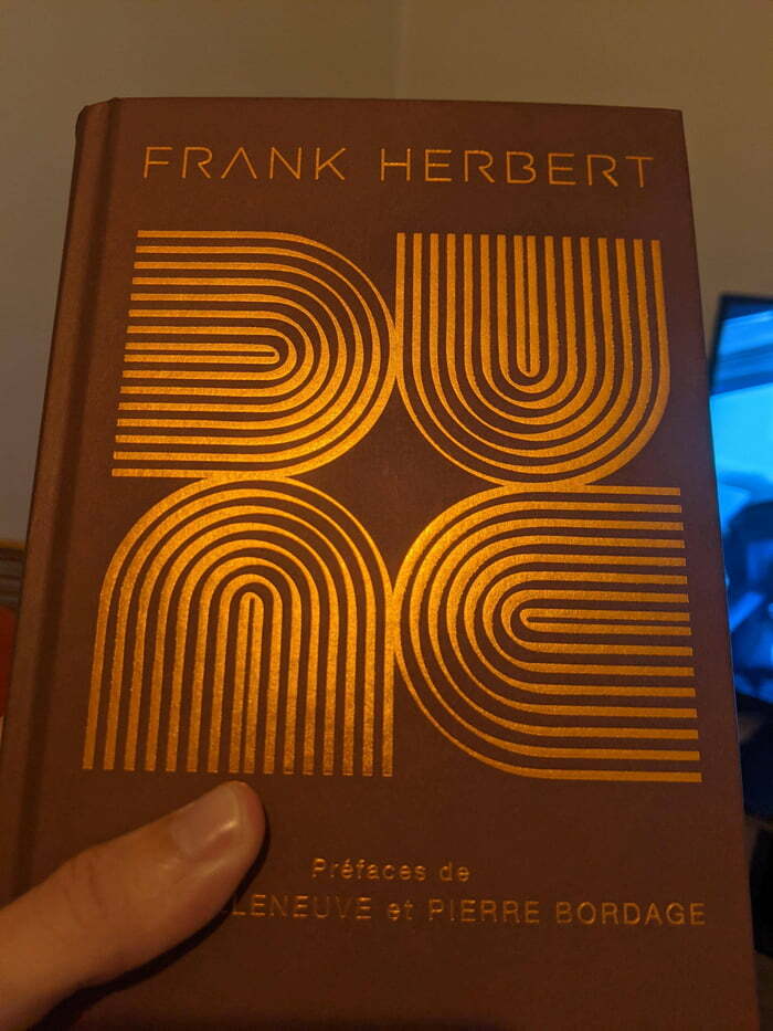 Portada del libro de Dune que se puede leer de cualquier lado