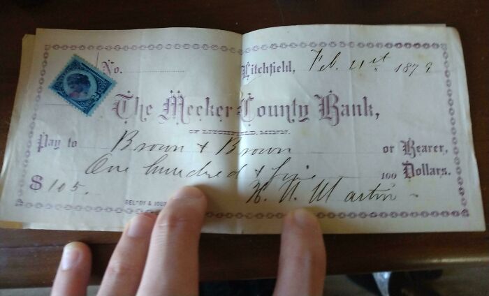 Encontré un cheque de 1879 por 105 dólares en mi tocador que heredé de mi abuelo