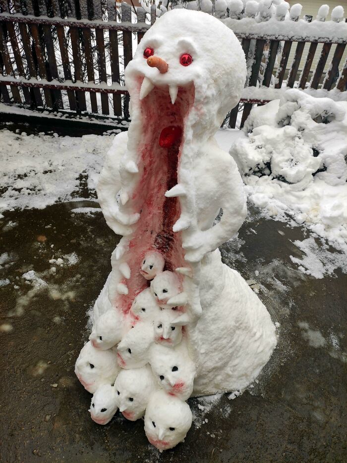 Un muñeco de nieve que hice hace una hora para honrar el año 2020