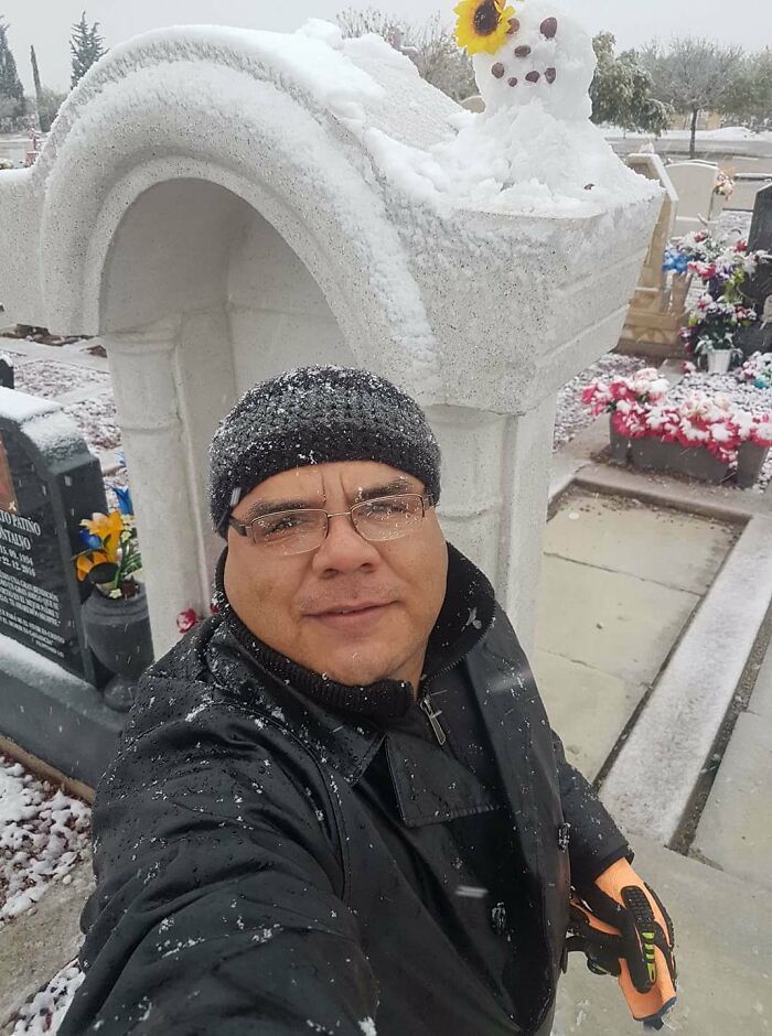Te dije mi amor que cuando nevara haríamos un muñeco de nieve juntos