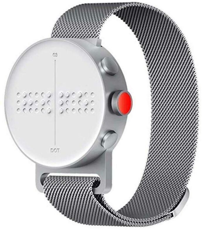 Este reloj inteligente en braille que encontré en Amazon