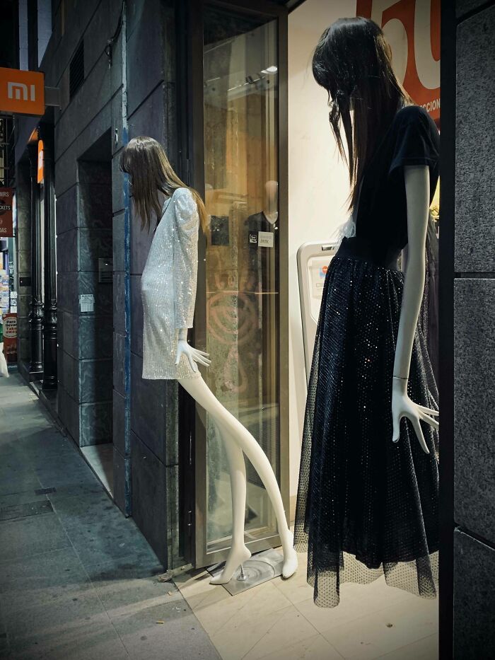Maniquíes alargados