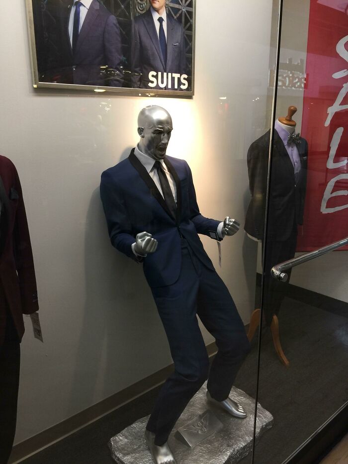 Maniquí dándolo todo