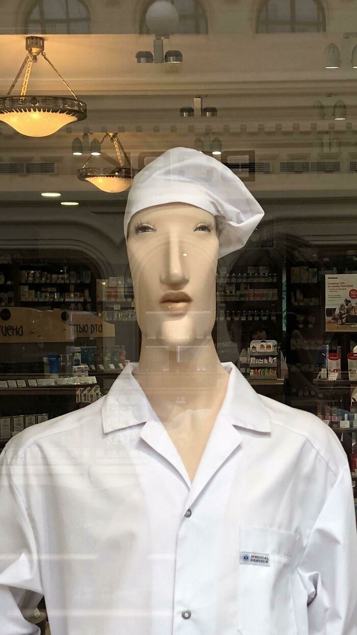 Encontré este maniquí en una farmacia en Rusia