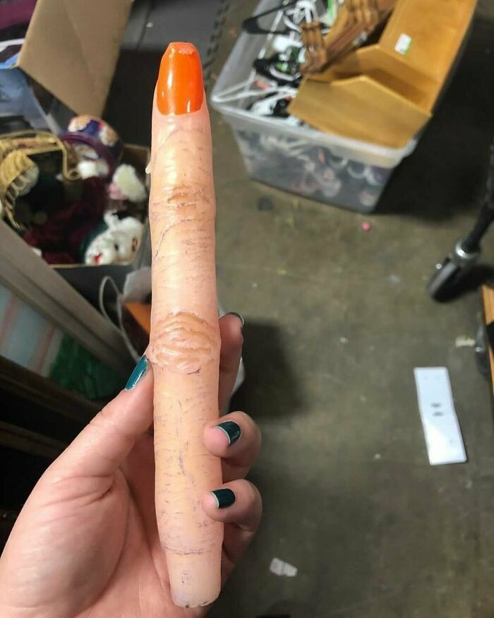 This Instagram Account Is Dedicated To The 'Luckiest' Thrift Store Finds (50 New Pics)
