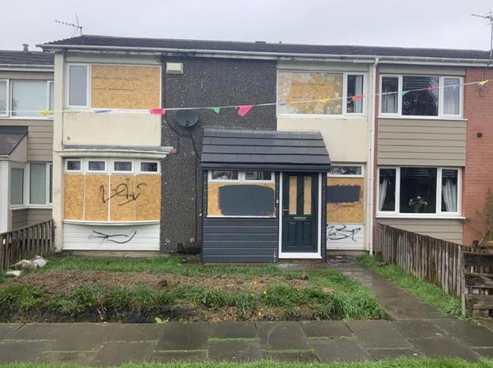 This Instagram Account Collects Terrible Real Estate Pics, And Here's 40 Of The Worst Ones (New Pics)