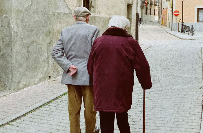20 Personas que decidieron no tener hijos reflexionan sobre su decisión ahora que tienen más de 50 años