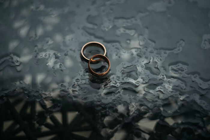 20 Novias honestas comparten lo que deserían que hubiera sido diferente el día de sus bodas