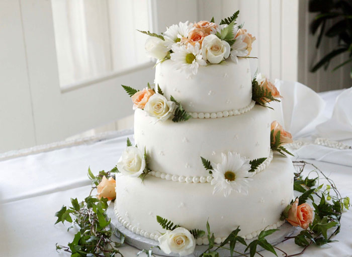 20 Novias honestas comparten lo que deserían que hubiera sido diferente el día de sus bodas