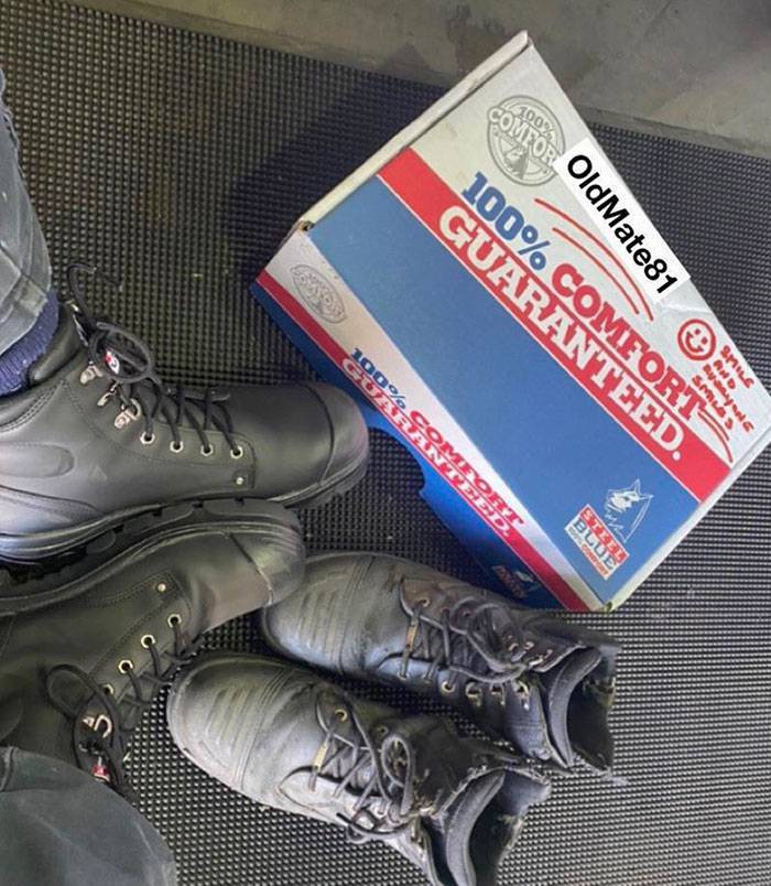 No podía comprarme unas botas de trabajo nuevas, estas estaban en mi mesa de trabajo esta mañana