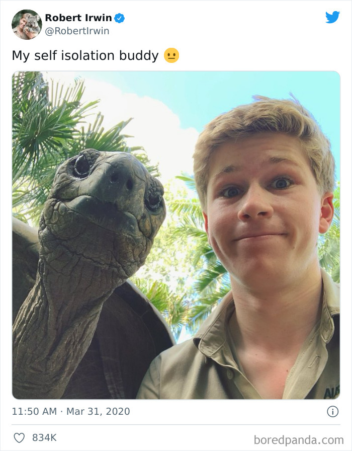 Robert, el hijo de Steve Irwin, se hizo esta selfie con una tortuga llamada Igloo