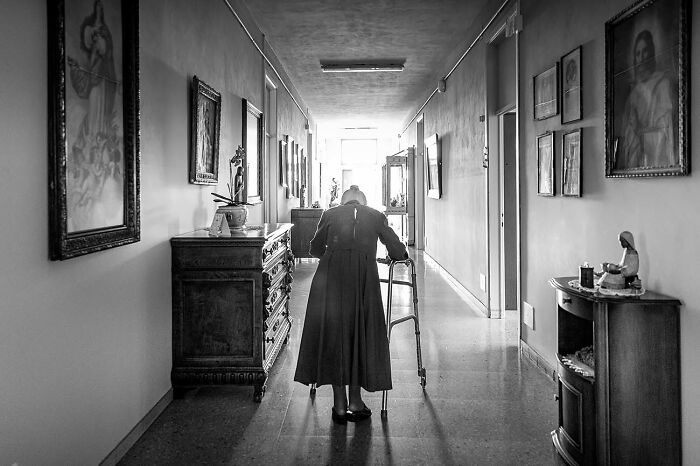 La hermana Maria Grazia, de la serie “Habito” de Monica Testa