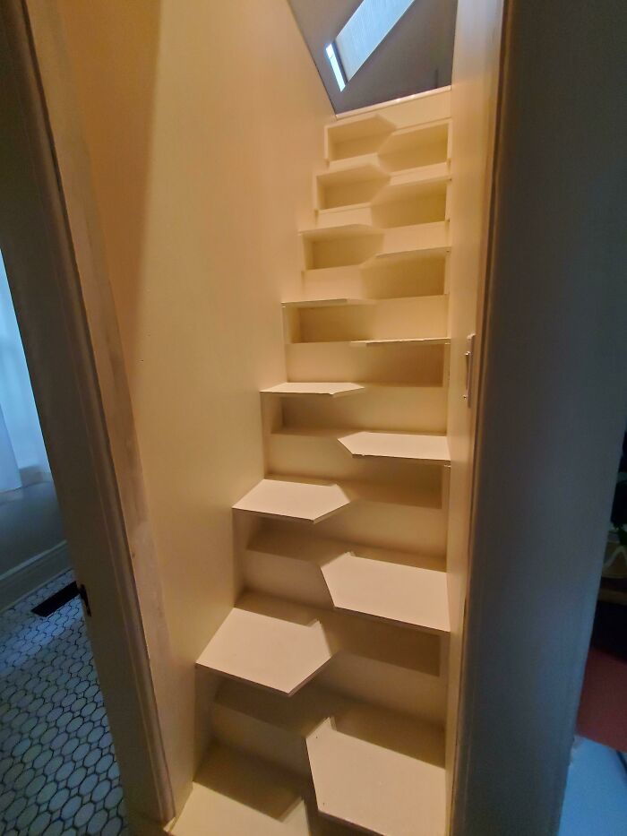 Escaleras alternas en casa de mi abuela
