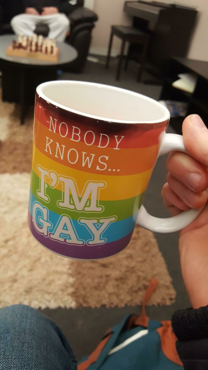Me dieron una taza que reacciona al calor para una reunión de trabajo