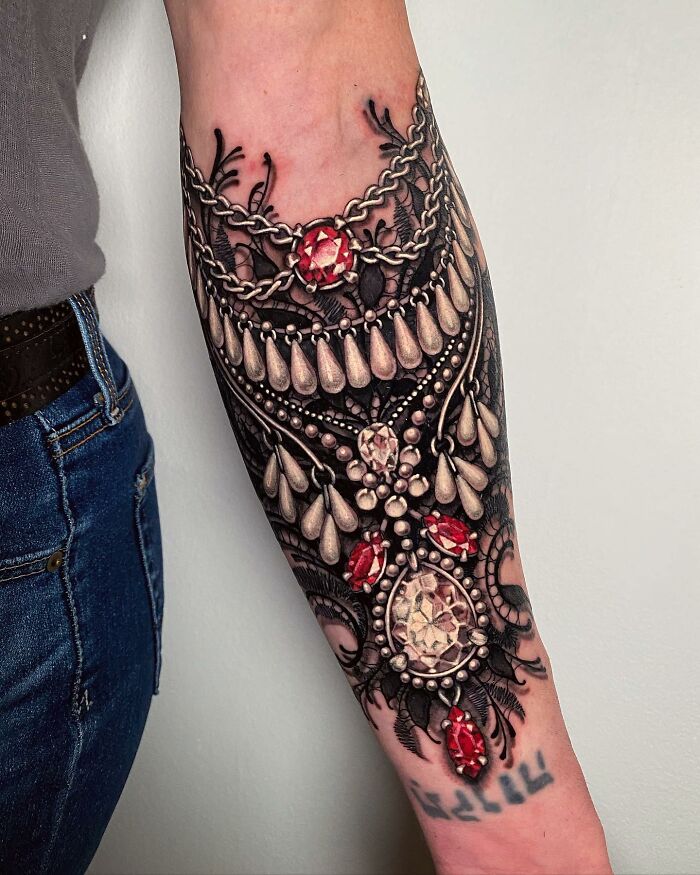 These 30 Masterclass Jewelry Tattoos By Celebrity Ink Artist Ryan Ashley Might Be Better Than The Real Thing