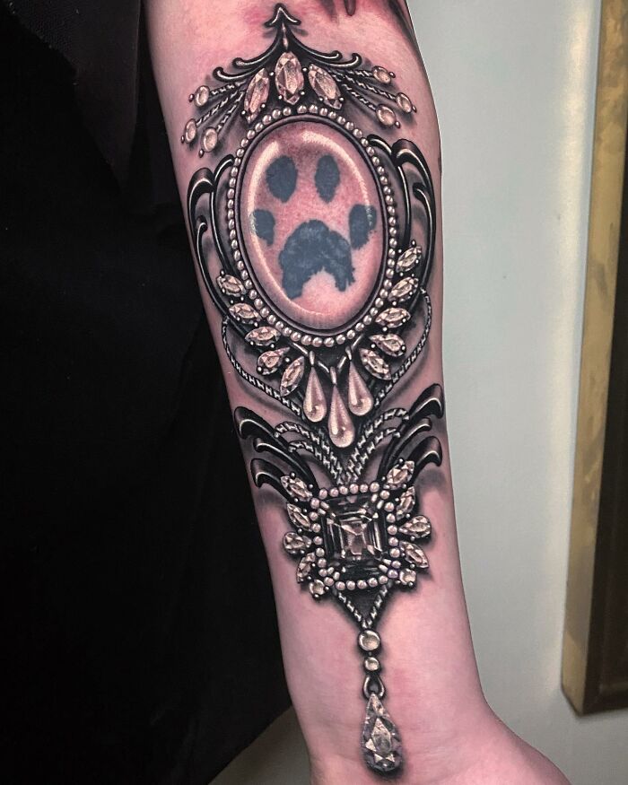 These 30 Masterclass Jewelry Tattoos By Celebrity Ink Artist Ryan Ashley Might Be Better Than The Real Thing