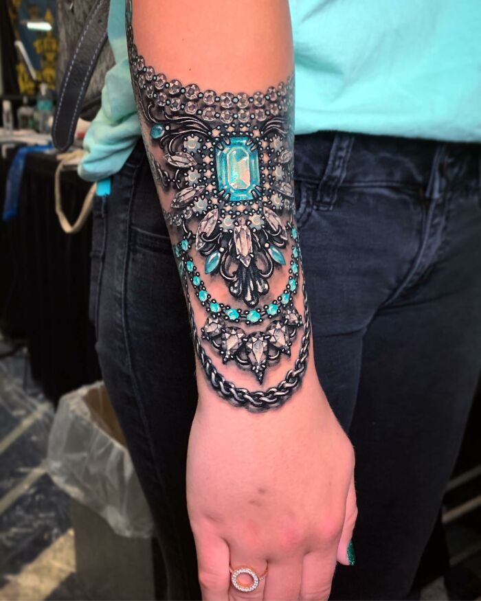 These 30 Masterclass Jewelry Tattoos By Celebrity Ink Artist Ryan Ashley Might Be Better Than The Real Thing