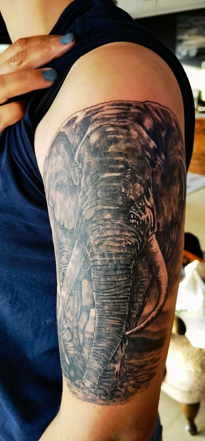 Me hice este elefante para tapar una clave, pero tuve que aclararla primero con un láser porque era demasiado oscura