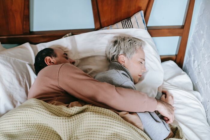 20 Veces que la gente criticó a sus parejas y tuvieron que pagar por ello