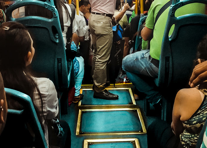 La gente comparte sus historias de terror en el transporte público, y aquí hay 16 de las más espeluznantes