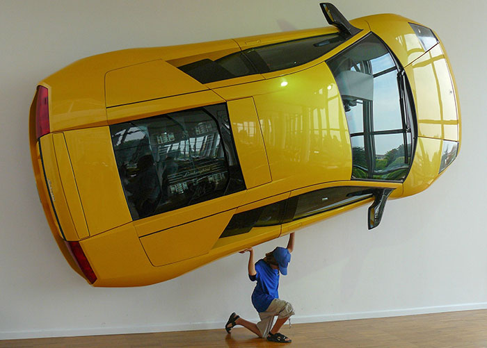 A los 10 años visité el museo y fábrica de Lamborghini, mi padre me hizo esta foto