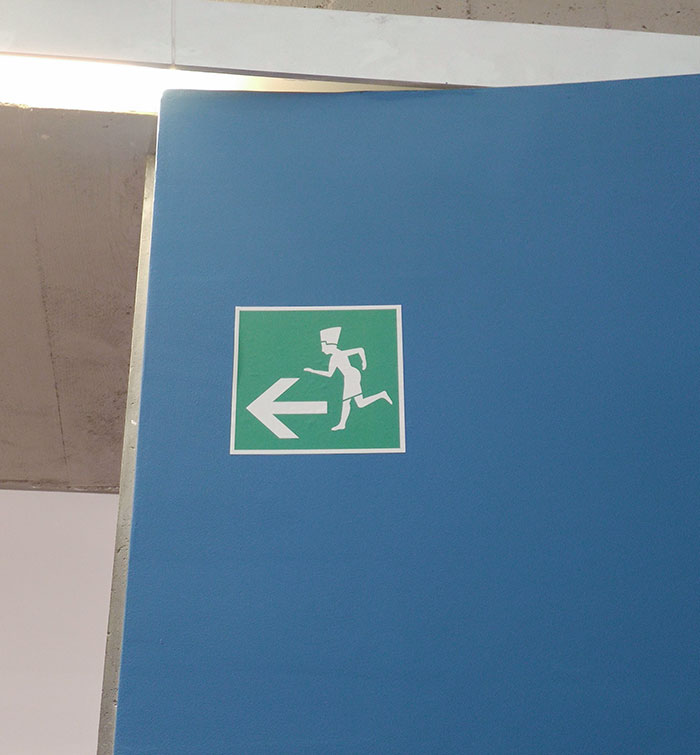 La salida de emergencia en este museo egipcio es un faraón corriendo