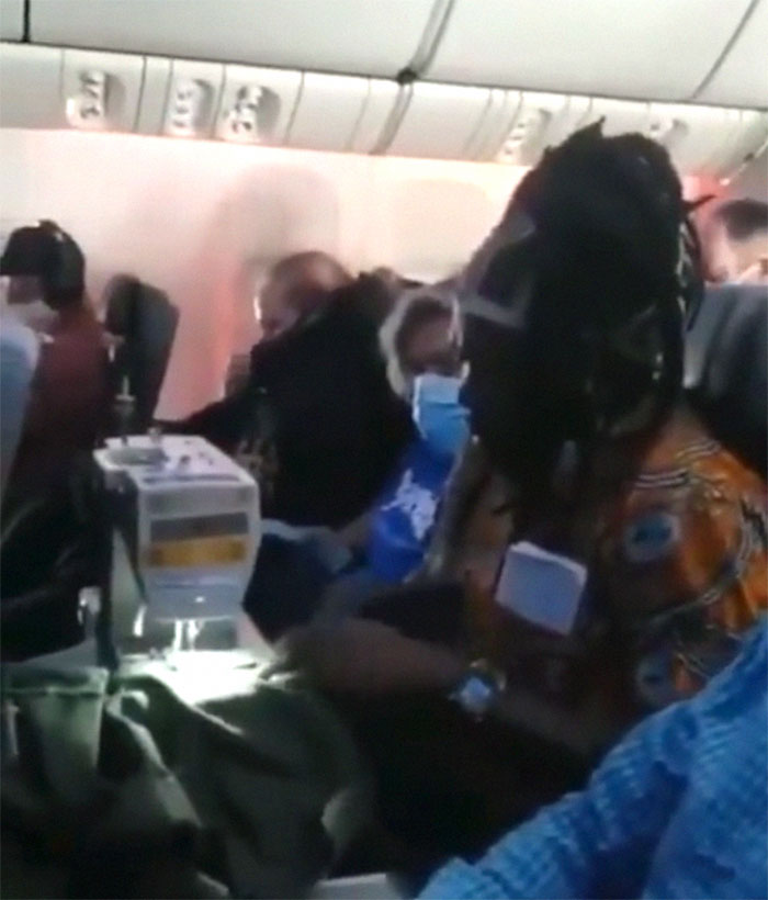 This Instagram Gathers Bizarre Images That Prove Passengers From Hell Exist (35 New Pics)