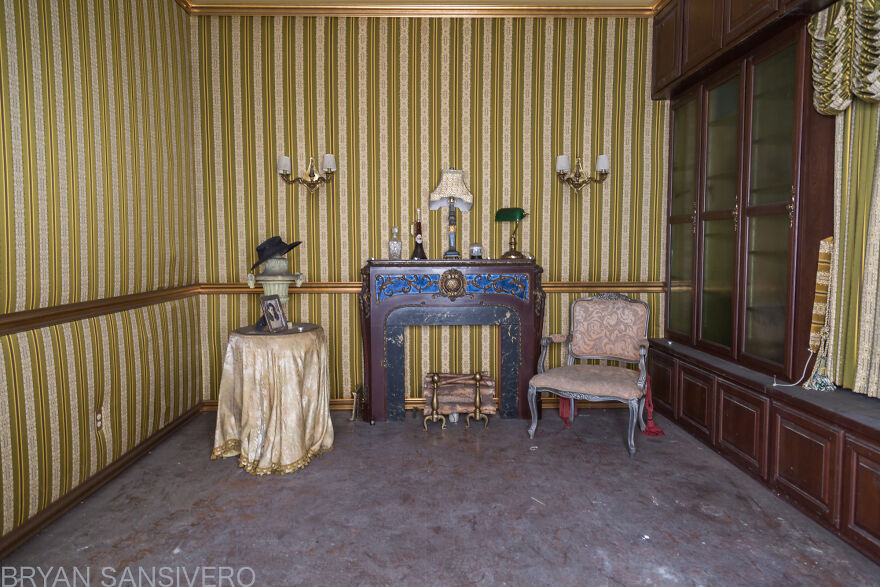 Encontré una mansión de 2,5$ millones abandonada en la que hubo un incendio y se dejó todo atrás (22 fotos)