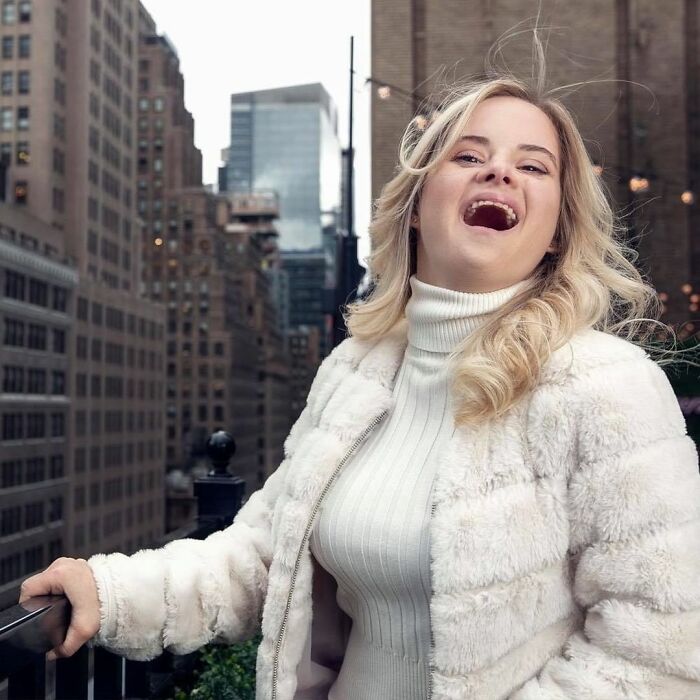 Esta modelo de 24 años cumple su sueño de convertirse en la primera modelo de Victoria's Secret con síndrome de Down