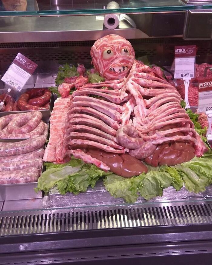 The "Cursed Image Dealer" Instagram Account Collects The Most Uneasy Images Found Online, And Here’s 40 Of Their Best