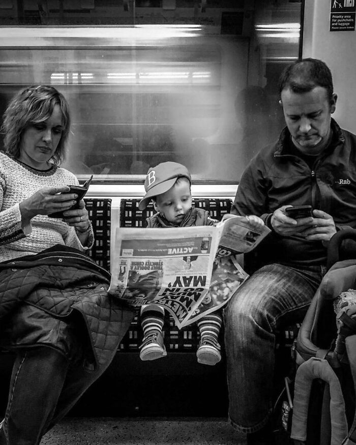 This Instagram Account Features Amusing Street Photographs And Has More Than 500 Thousand Followers (30 Pics)