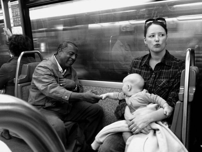 This Instagram Account Features Amusing Street Photographs And Has More Than 500 Thousand Followers (30 Pics)