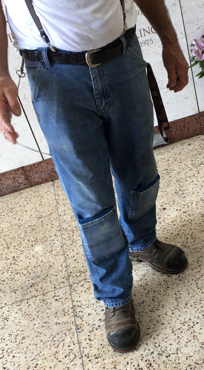 Nuestro engastador pidió a su esposa bolsillos delante de sus vaqueros para poder meter rodilleras más cómodas