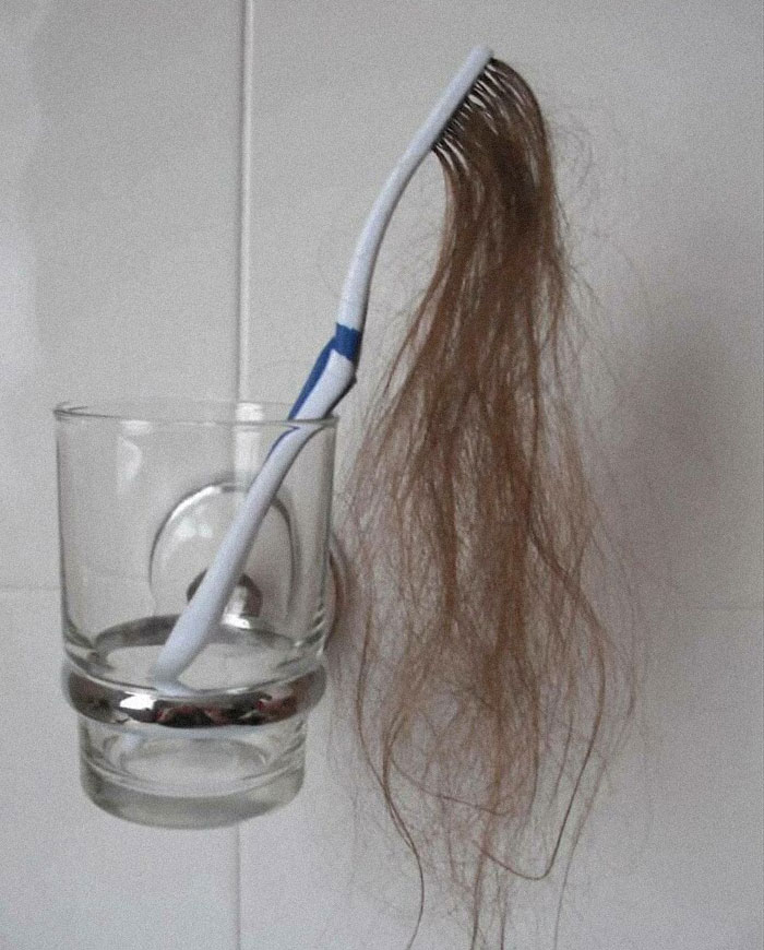 The "Cursed Image Dealer" Instagram Account Collects The Most Uneasy Images Found Online, And Here’s 40 Of Their Best