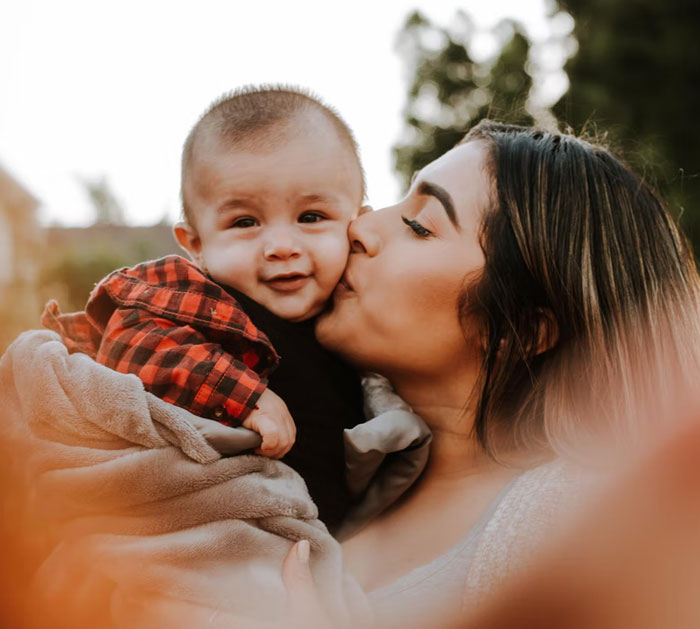 20 Madres que se arrepienten de haber dado a luz comparten sus razones