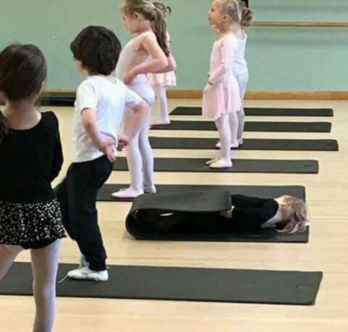 50 Of The Funniest Images From The 'Kids In Predicaments' Facebook Page