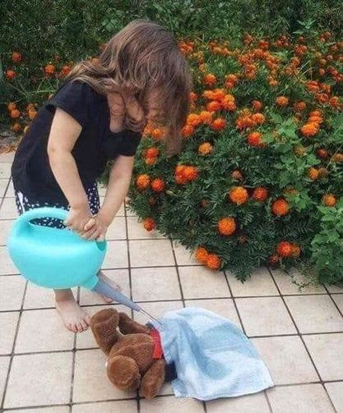 50 Of The Funniest Images From The 'Kids In Predicaments' Facebook Page