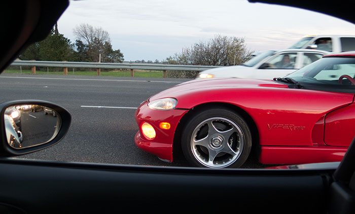 Cómo sobrevivir si tu coche va a una velocidad descontrolada