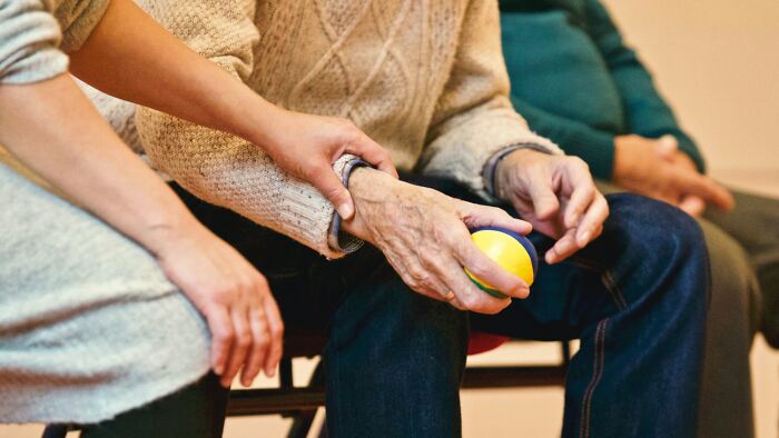 "¿Cuál es la cosa más espeluznante o inexplicable que te ha sucedido y en la que sigues pensando hasta hoy?" (15 historias)