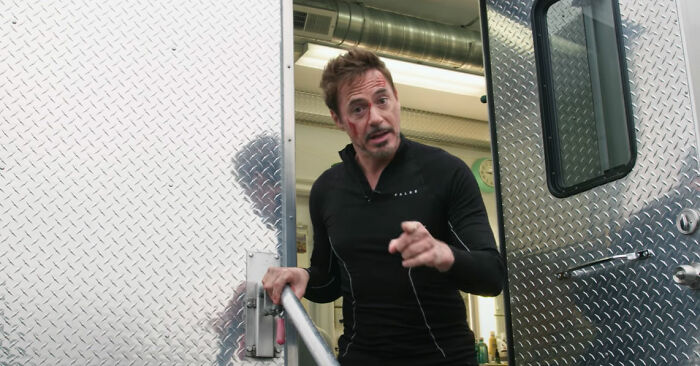 Durante la filmación de Los Vengadores, Robert Downey Jr. escondió bocadillos por todas parte