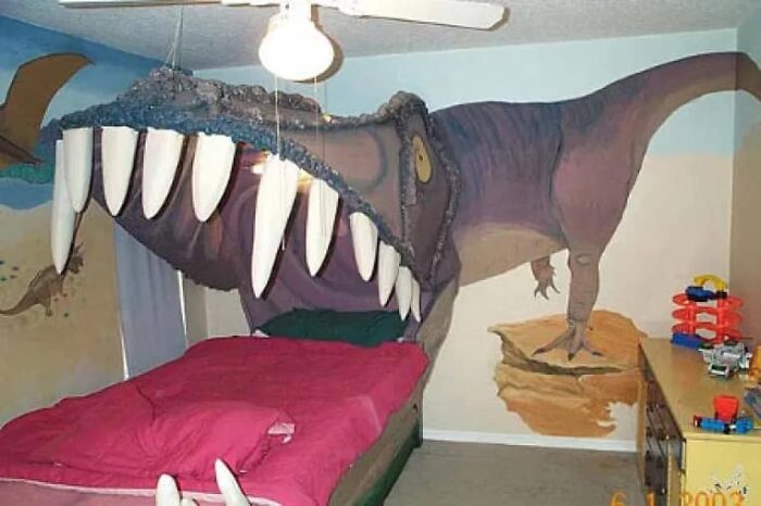 30 Best ‘Bedrooms With Threatening Auras’ Shared On This Hilarious Facebook Group